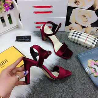 giày sandal got vuông