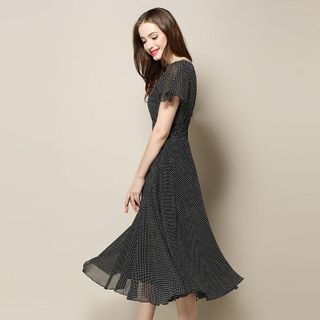 Đầm đen maxi xòe chấm bi nhỏ cổ V bo thun eo
