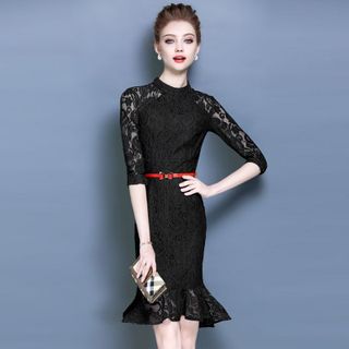 Đầm ren đuôi cá kiểu yếm tay lỡ