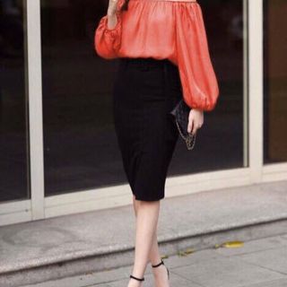 Set Hở vai Chân váy đen