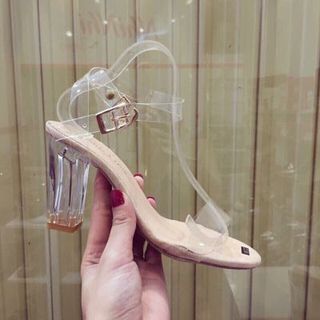 giày got vuông quai trong