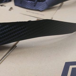 ĐUÔI GIÓ CARBON GẮN ĐƯỢC MỌI NÓN BẢO HIỂM