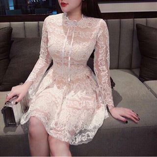 ĐẦM REN XOÈ TAY DÀI