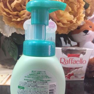 sữa rửa mặt tạo bọt Hadalabo