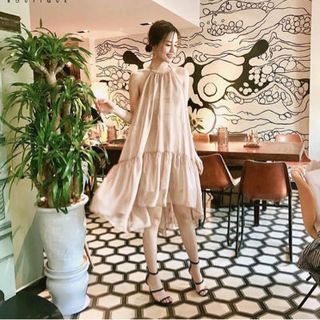 Đầm Yếm Hở Lưng ToneNude