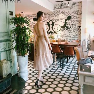 Đầm Yếm Hở Lưng ToneNude