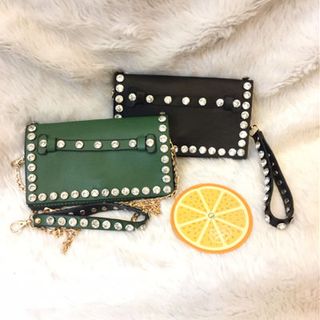 Ví cầm tay Clutch luồn tay viền đá