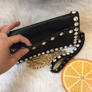 Ví cầm tay Clutch luồn tay viền đá