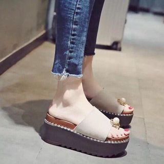 dép quai ngang nữ