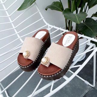 dép quai ngang nữ