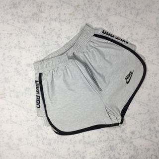 quan short nư