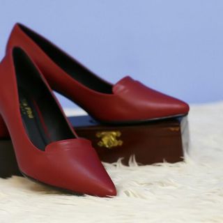 Giày công sở tháng 12