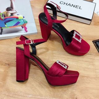 giày cao got vuông