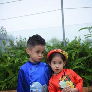 Áo dài lụa bé trai hình ngôi nhà