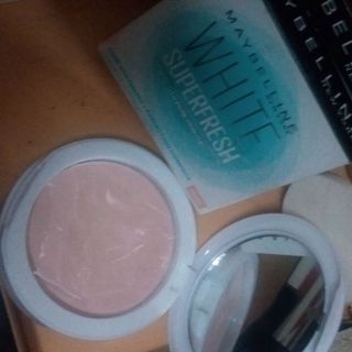 phan nen sang may belline new york white