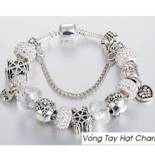 Vòng charm màu trắng