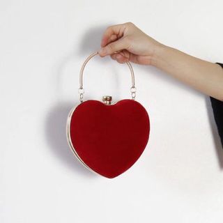ví nhung dự tiệc co quai cầm