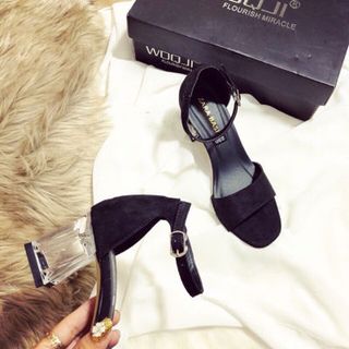 giay sandal got vuông