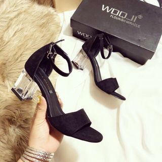 giay sandal got vuông