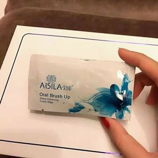Tẩy trắng răng tại nhà bằng đèn lad AISILA