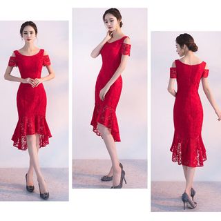 Đầm ren đỏ đuôi cá dài hở vai