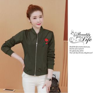 Áo Khoác Đen Dù Hai Lớp Thêu Hoa Hồng