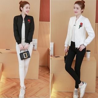Áo Khoác Đen Dù Hai Lớp Thêu Hoa Hồng