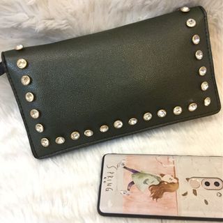 Ví cầm tay Clutch luồn tay viền đá trắng
