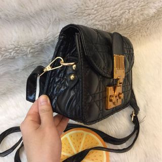 Túi xách Diok flap dáng hộp