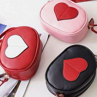 túi đeo vai hình trái tim