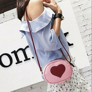 túi đeo vai hình trái tim