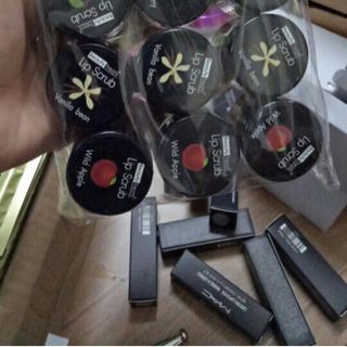 Tẩy bào chết môi sĩ 30k
