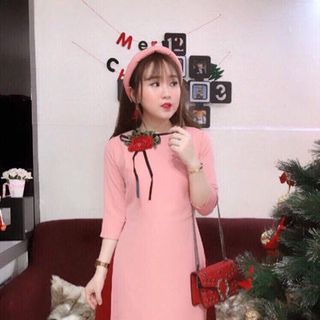 Áo dài thêu hoa chân váy mấn tóc