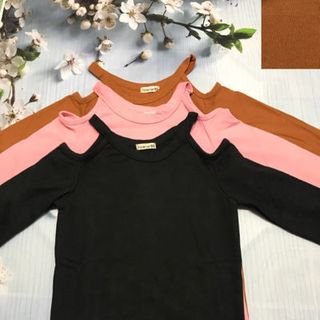 Áo thun gân kiểu trễ vai