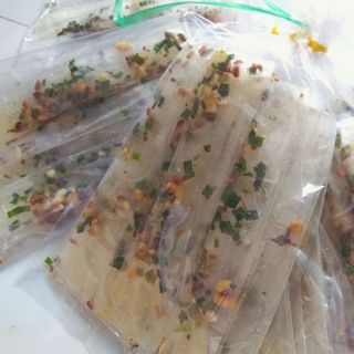 Bánh tráng cuộn hànhmuốiđậu