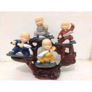 bộ 4 chú tiểu múa võ cầm đao