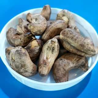 Hạt điều rang muối còn vỏ lụa