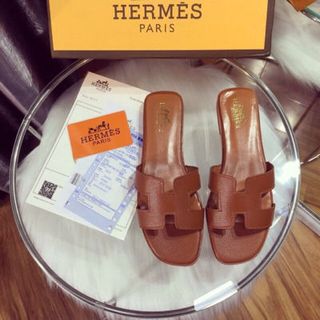 DÉP CHỬ H LÀ HÀNG LOẠI CHẤT DA SIÊU MỀM ĐẾ CHỐNG TRƯỢT - FULLBOX HỘP HÃNG Sz 35-39 Màu đen - nâu--kem