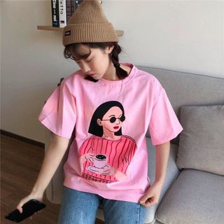 Áo thun tay lửng cô gái