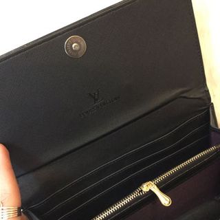 Ví cầm tay Clutch khoá