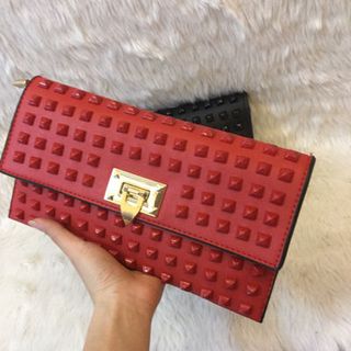 Ví cầm tay Clutch valen đinh