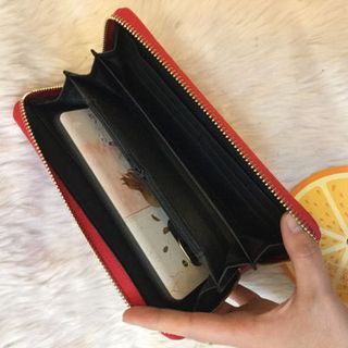 Ví cầm tay dập chìm