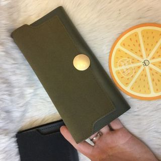 Ví cầm tay da lộn khoá tròn