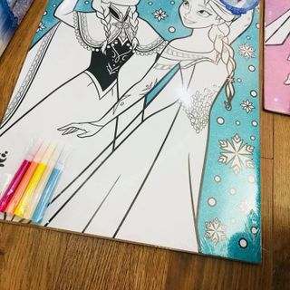 Hình tô màu kim tuyến Frozen Glitter Poster Sheet có 5 bút màu