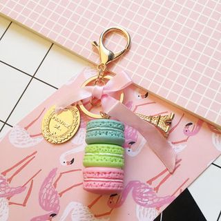 Móc Khóa Macaroon Rêu Chuối Hồng giá sỉ