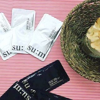mặt nạ SUM trắng đen