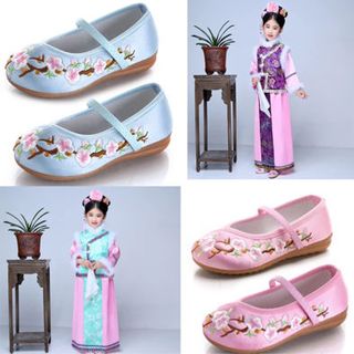 Hài thêu hoa bé gái