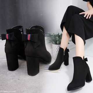 Boots Nữ Có Nơ - Sang Trọng Và Duyên Dáng