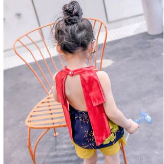 bộ áo yếm hoa quần sọc bé gái