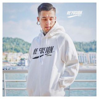 Áo hoohie in chữ REFUSION